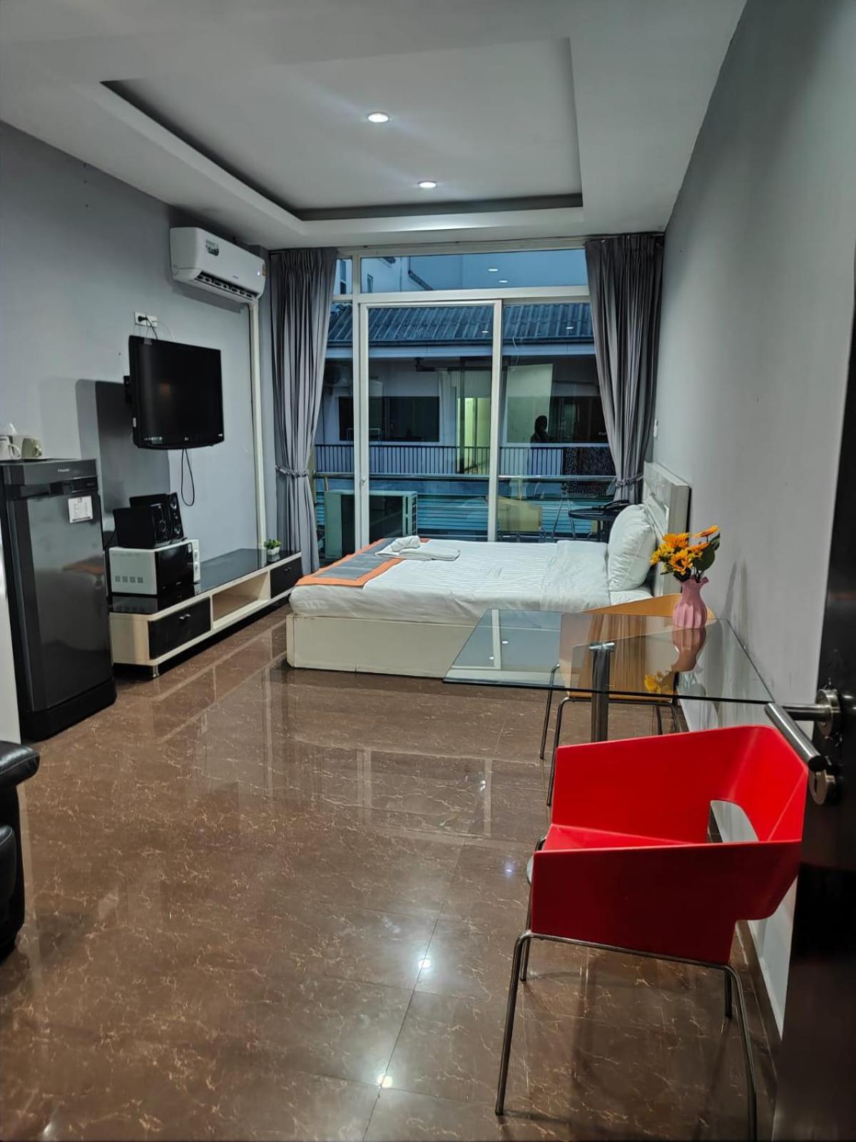 Del Mar Rooms Патая Екстериор снимка